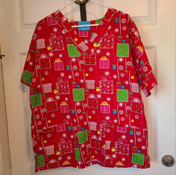 (2001) The Scrub Company Christmas Hospital Scrubs, Color: Red Size: Large - Picture 2 of 7